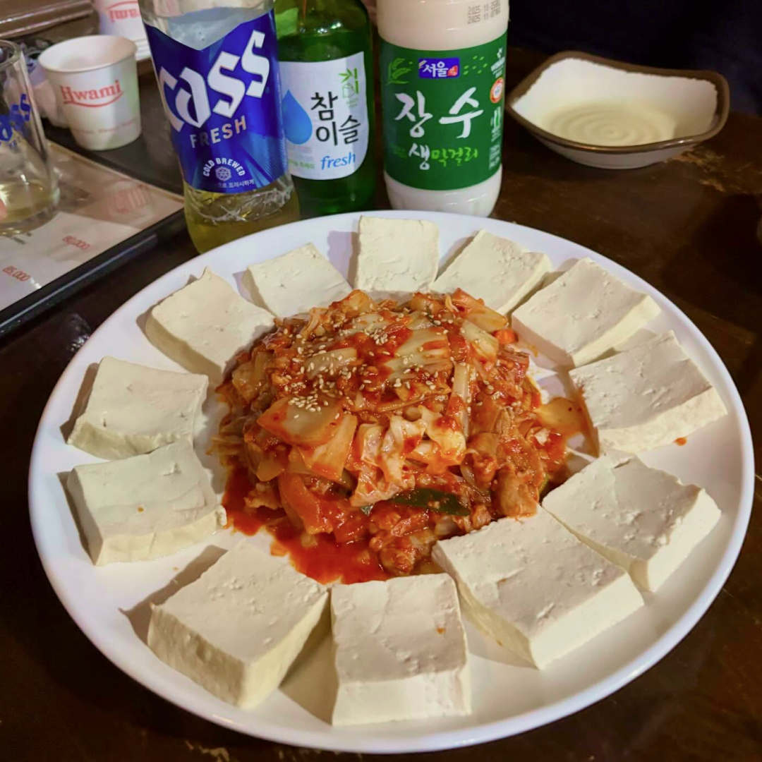 【プマシ(품앗이)】韓国の夜は豆腐キムチとマッコリで決まり