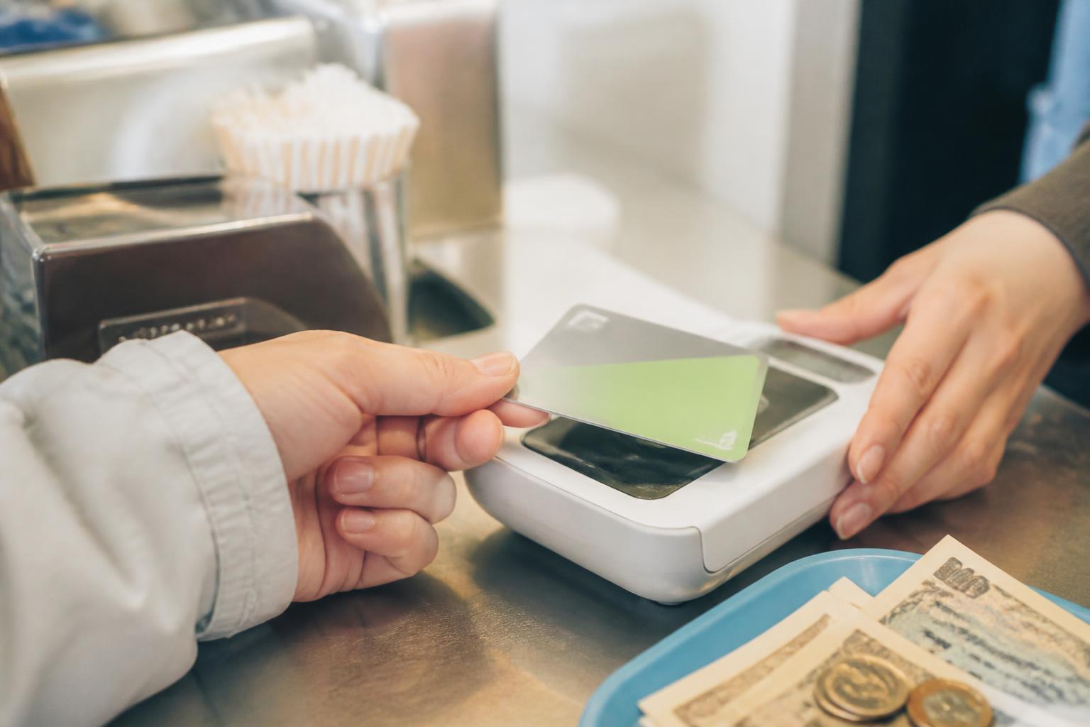 現金がいちばん効くのは、T-moneyのチャージ|韓国旅行の現金は1人5万〜10万ウォンが正解